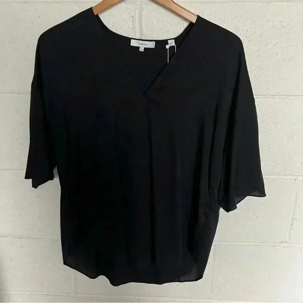 Vince V-Neck NWT Popover Top-Medium